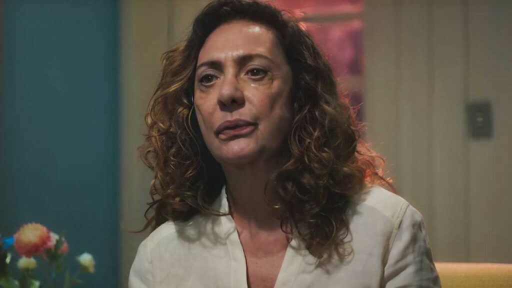 Agatha (Eliane Giardini)